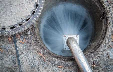 Otpušavanje kanalizacije pod visokim pritiskom vode